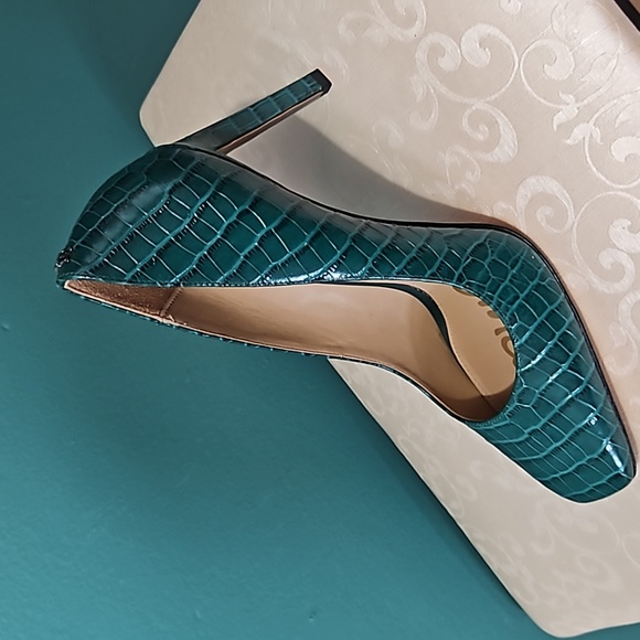 very beautiful color shoes - Picture 3 of 8